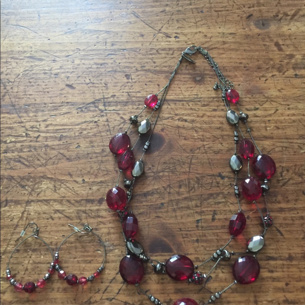 NY&Co Matching Necklace & Earrings